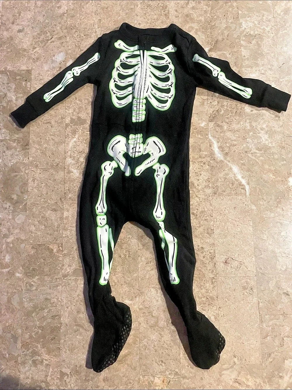 Halloween Old Navy Glow-in-the-Dark Skeleton Footie Baby 12-18M